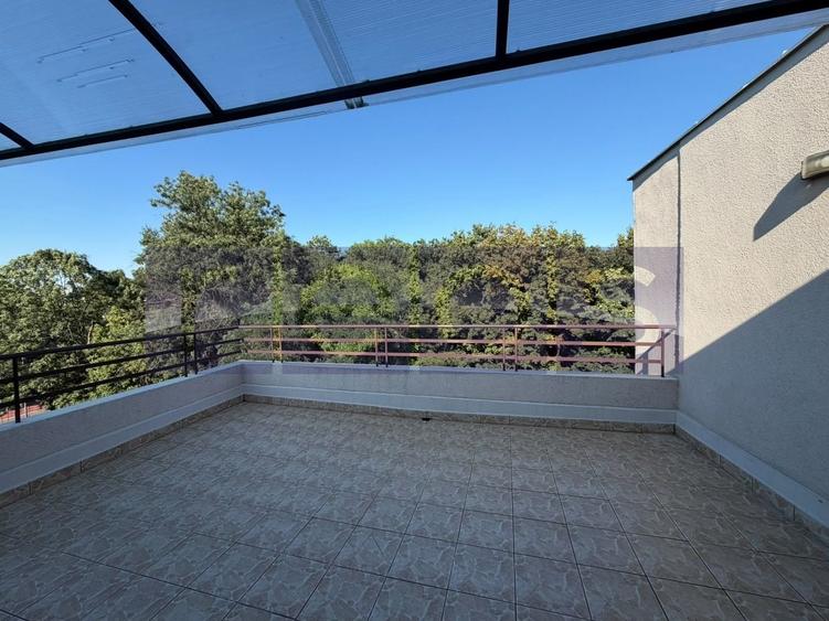 Apartament cu 5 camere decomandat în Kiseleff