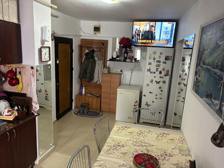 Apartament cu 2 camere decomandat în Exterior Vest