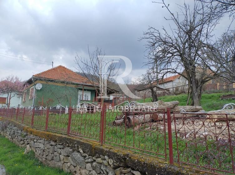 Casă individuală cu 2 camere cu Canalizare în Măgura-Toplița
