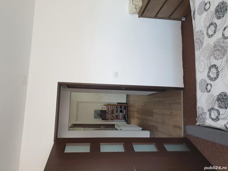 Apartament cu 3 camere decomandat în Bumbești-Jiu