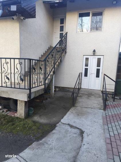 Casă cu 4 camere în Central