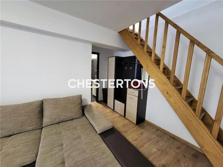 Apartament cu 3 camere decomandat, mobilat în Central