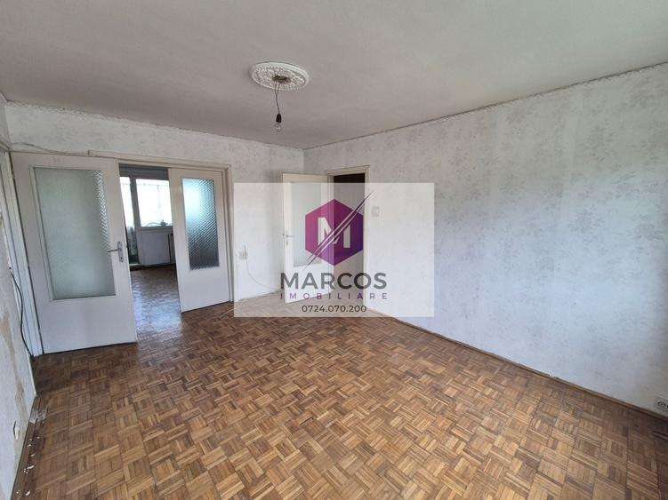 Apartament cu 3 camere semidecomandat în Micro I