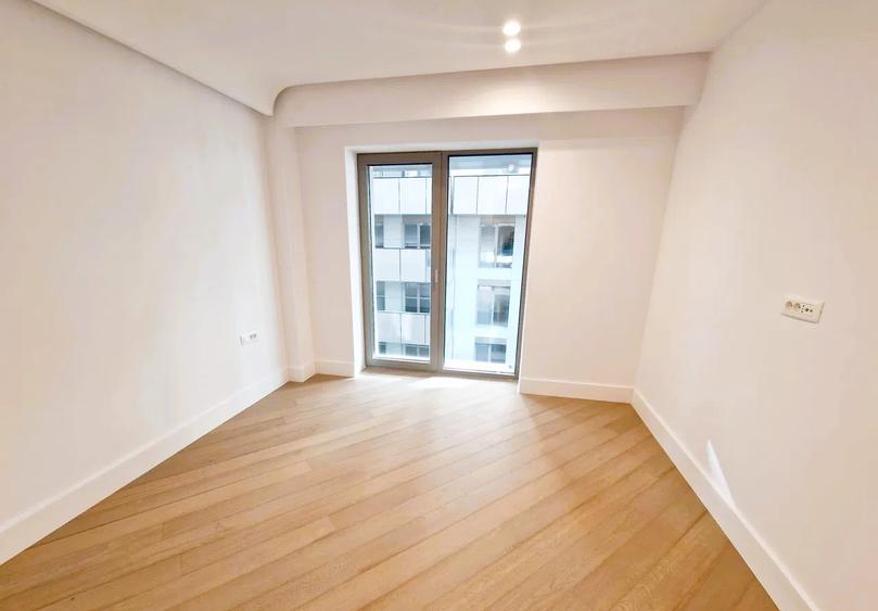 Apartament cu 3 camere decomandat în Băneasa