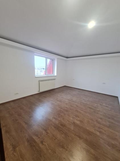 Apartament cu 4 camere decomandat în Herăstrău