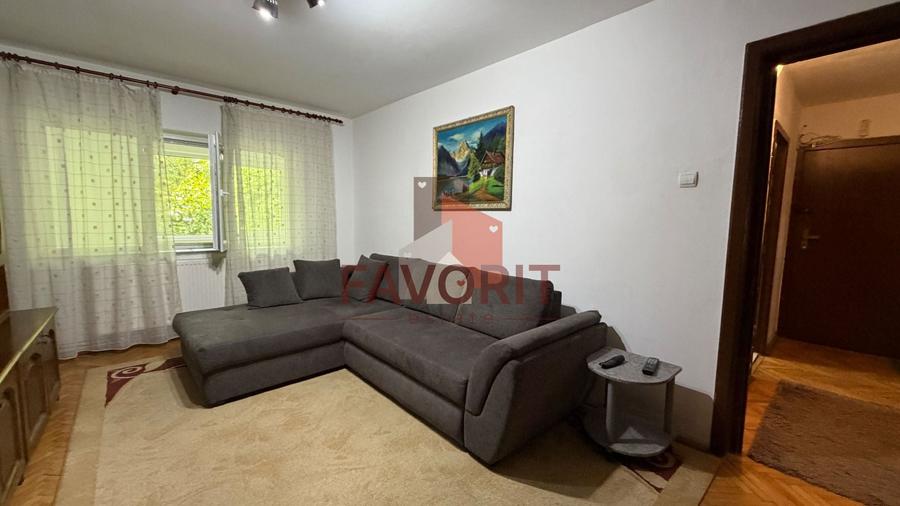 Apartament cu 3 camere decomandat, mobilat în Aradului