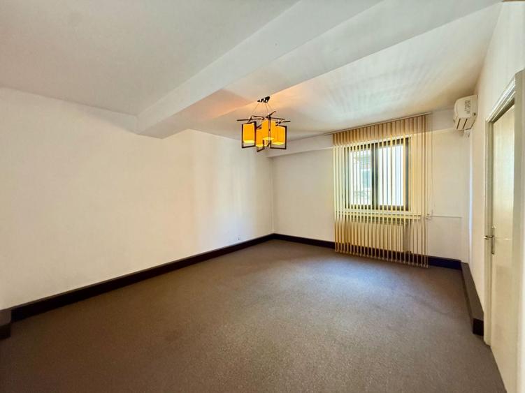 Apartament cu 4 camere în P-ța Romană
