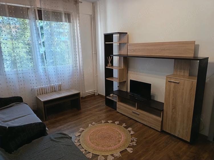 Apartament cu 2 camere semidecomandat în Horea