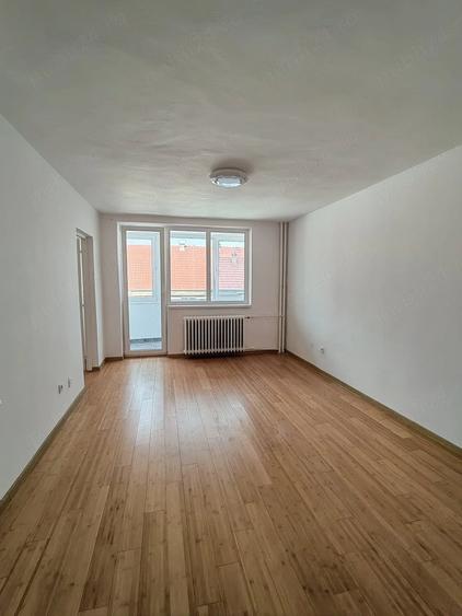 Apartament cu 2 camere decomandat în Sud