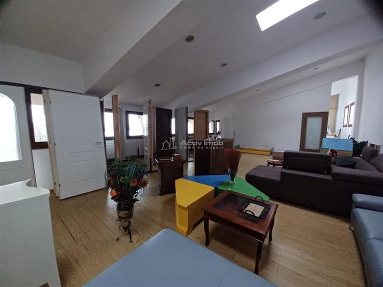Spațiu comercial, de 1,140 mp, în Central