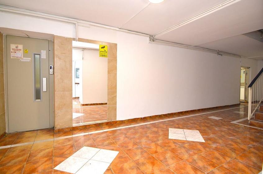 Apartament cu 3 camere decomandat, mobilat în Unirii