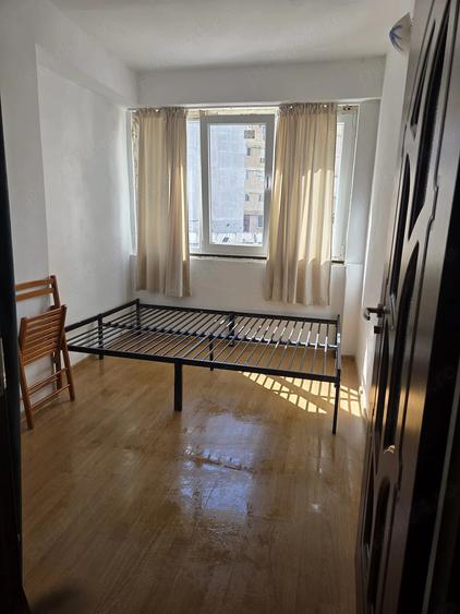 Garsonieră semidecomandată în Micro 3