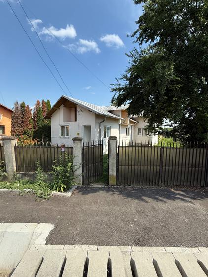 Casă cu 4 camere în Postârnacu