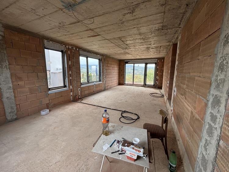 Duplex cu 4 camere cu Canalizare în Borhanci