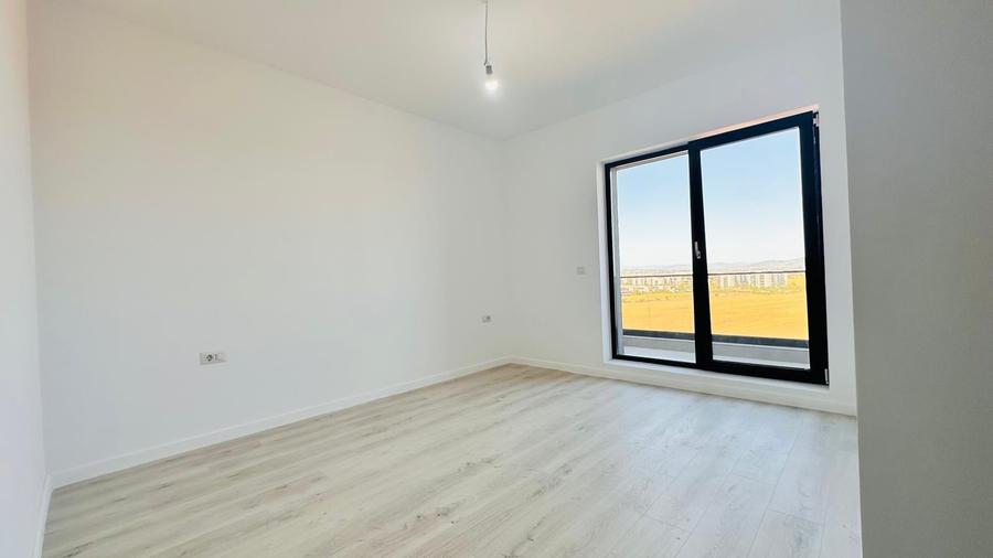 Apartament cu 3 camere decomandat în Albert