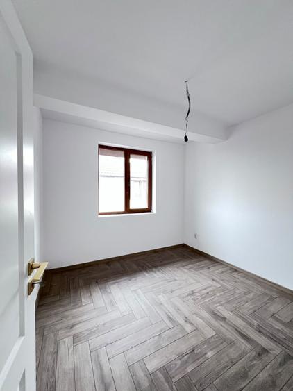 Duplex cu 5 camere cu Canalizare în Bragadiru