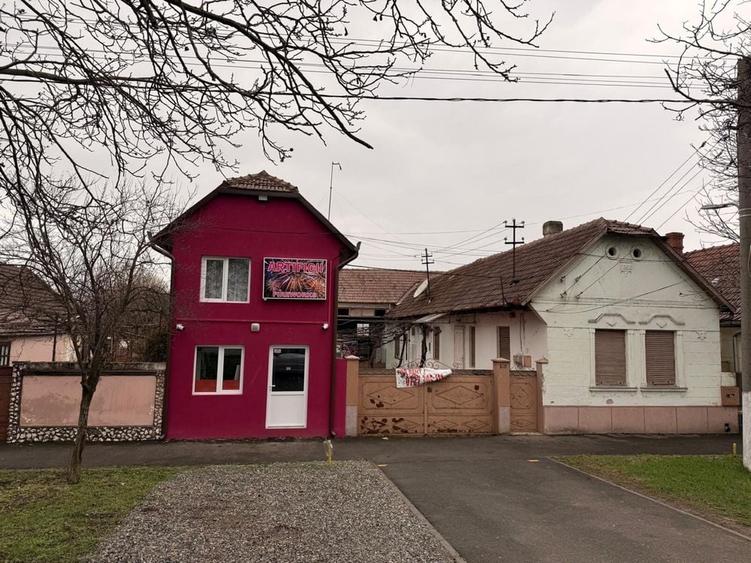 Casă cu 2 camere cu Teren 200 Mp în UTA