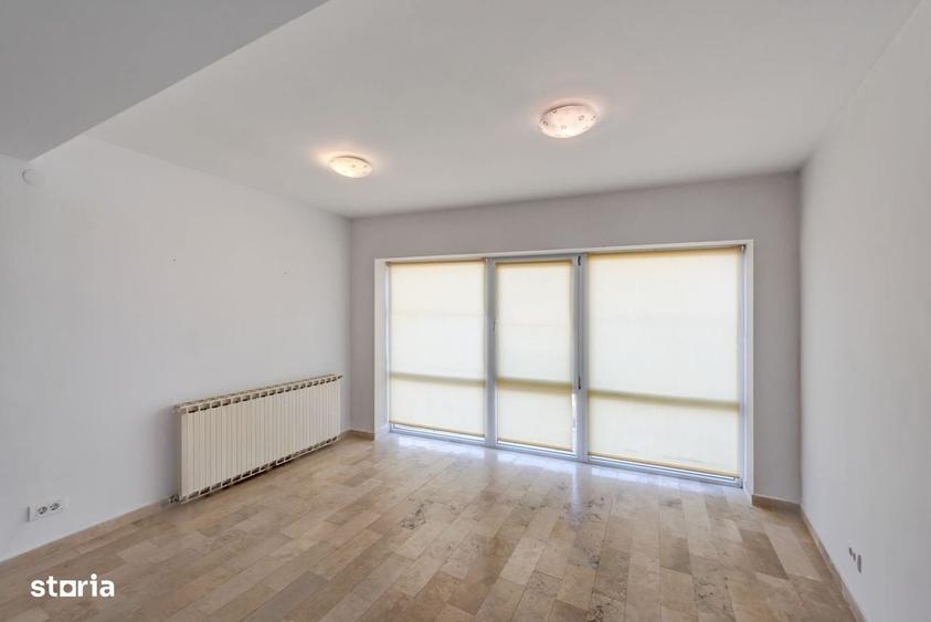 Apartament cu 3 camere în Drumul Sării
