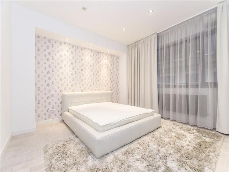 Apartament cu 4 camere semidecomandat în Ultracentral