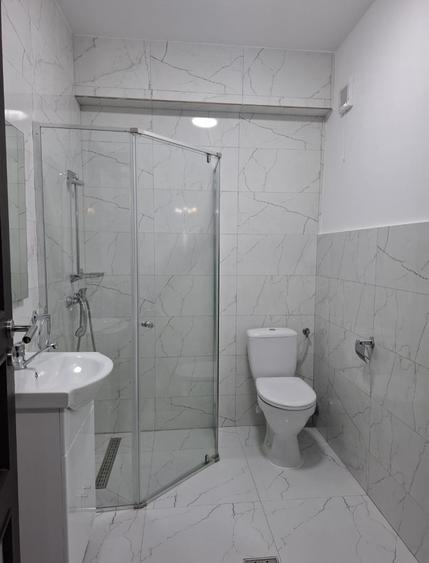 Apartament cu 3 camere decomandat în Drumul Taberei