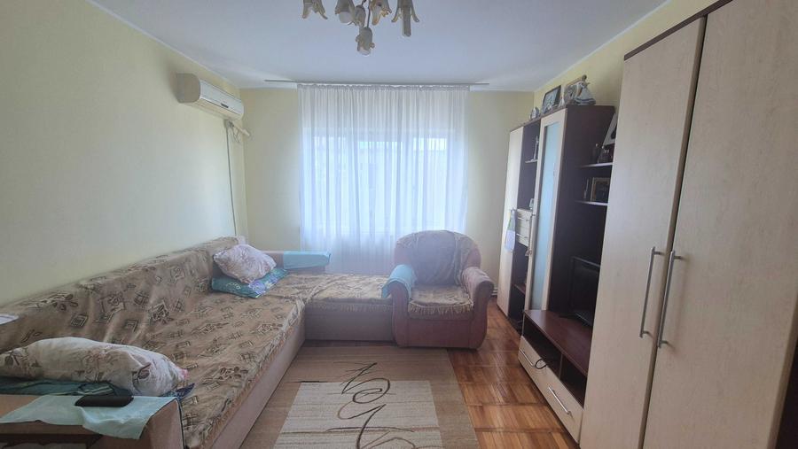 Apartament cu 2 camere semidecomandat în CET