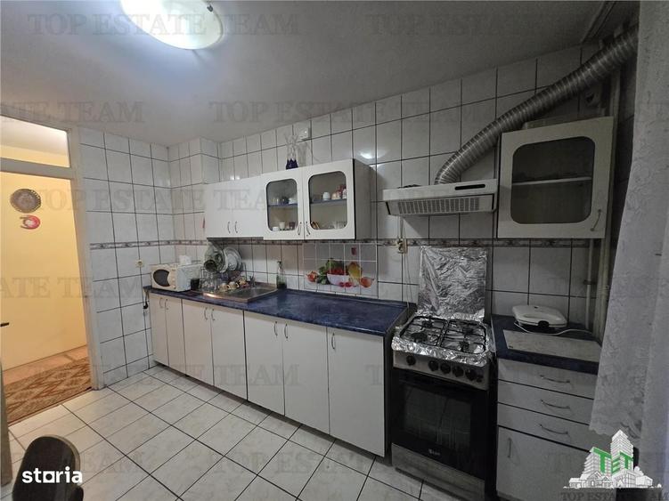 Apartament cu 3 camere în Uverturii