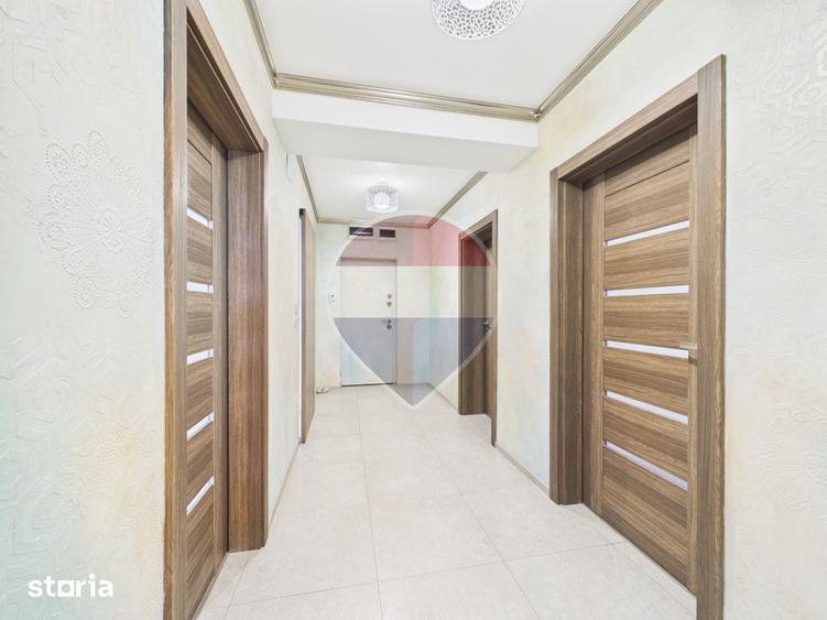 Apartament cu 3 camere decomandat în Sălăjan