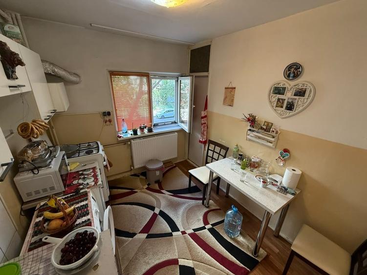Apartament cu 2 camere decomandat în Rahova