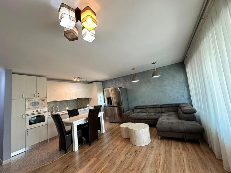 Apartament cu 3 camere decomandat în Ultracentral