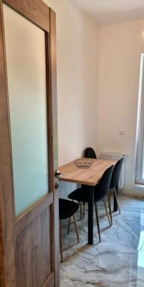 Apartament cu 2 camere decomandat în Regie