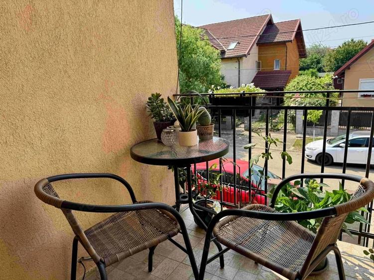 Casă cu 6 camere cu Teren 300 Mp în Dumbrăvița