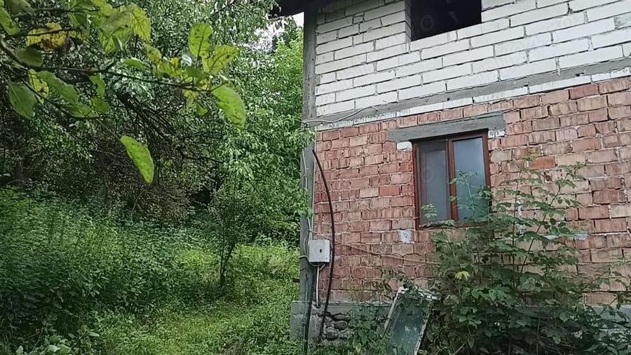 Casă cu 5 camere în Păușești
