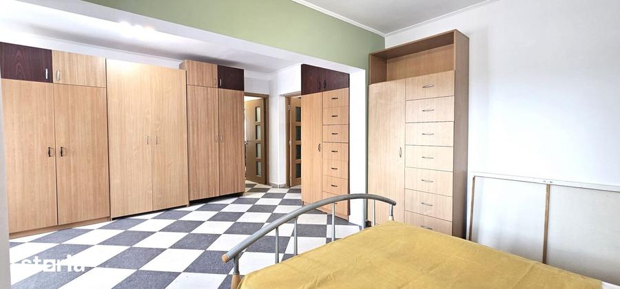 Apartament cu 3 camere, mobilat în Decebal
