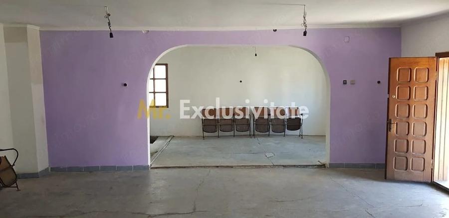 Casă cu Teren 221 Mp în Corbi