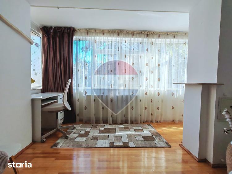 Apartament cu 3 camere în Tomis I