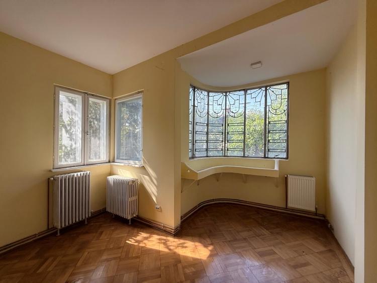 Casă individuală cu 3 camere cu Canalizare în Ultracentral