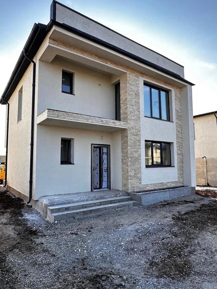 Casă cu 4 camere cu Teren 434 Mp în Berceni