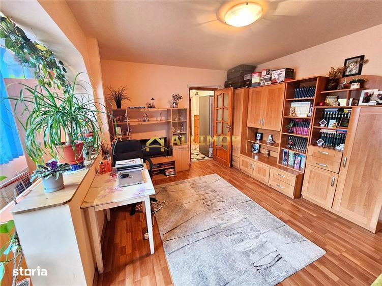 Apartament cu 2 camere semidecomandat, mobilat în Andrei Mureșanu