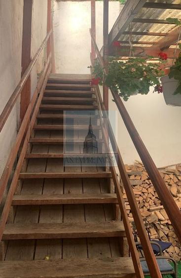 Apartament cu 3 camere decomandat în Schei