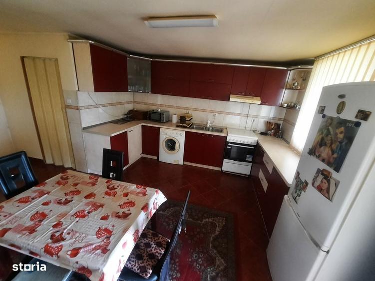 Casă cu 4 camere cu Teren 1376 Mp în Moftin