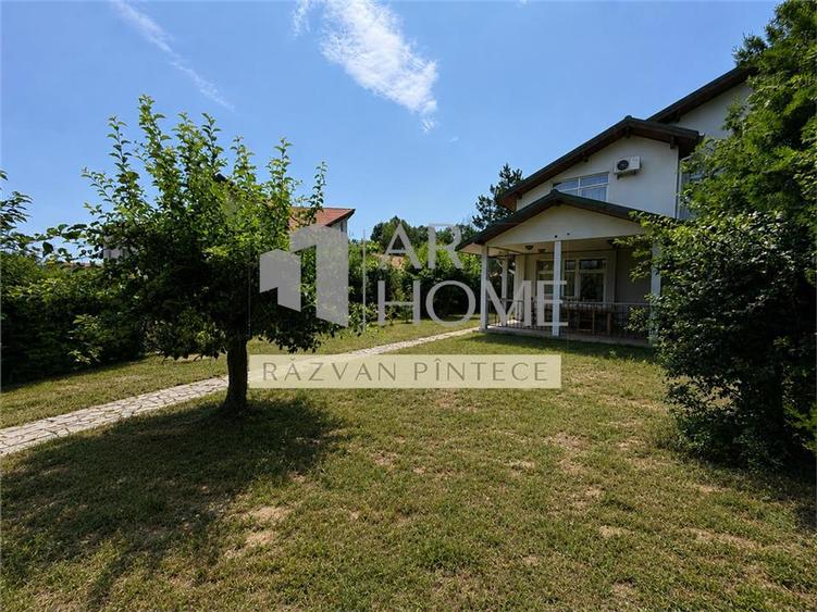 Duplex cu 4 camere cu Teren 614 Mp în Bucov