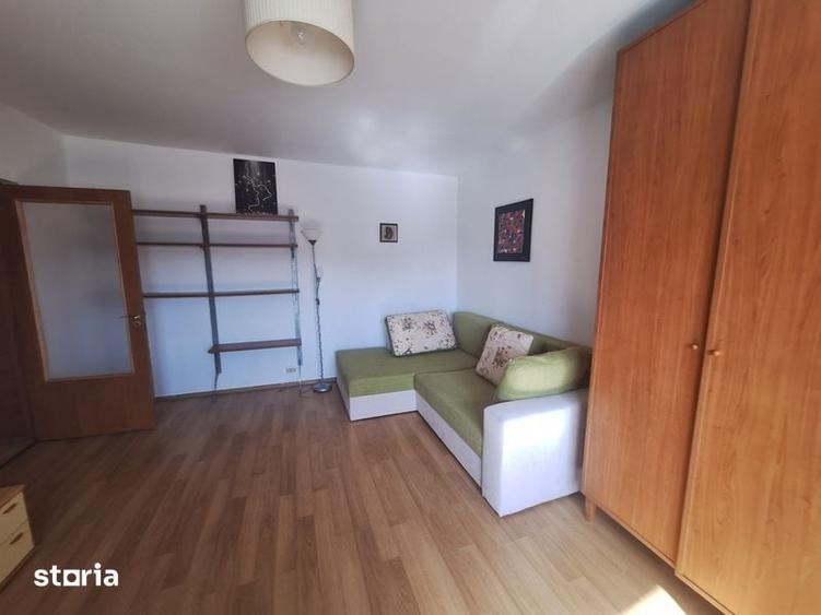 Garsonieră decomandată în Titan