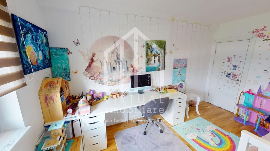 Duplex cu 5 camere cu Canalizare în Cristian