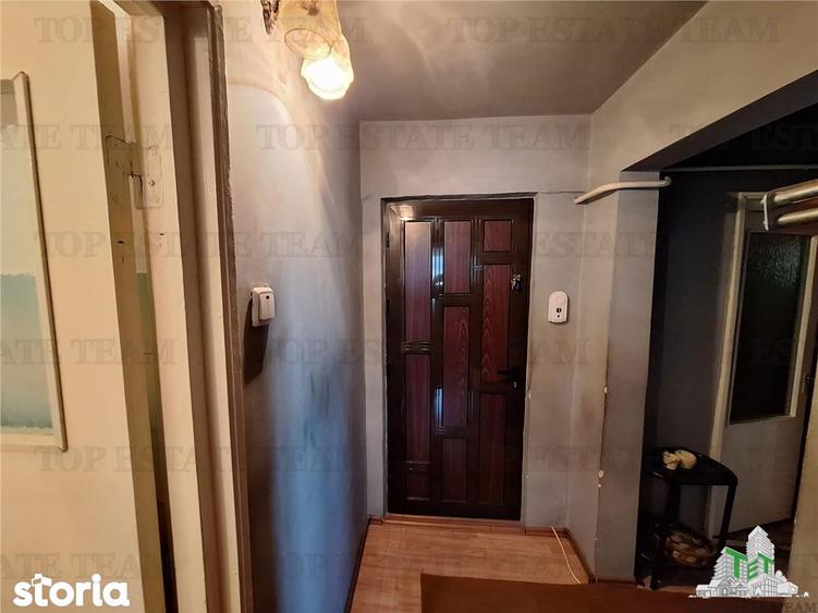 Apartament cu 4 camere decomandat în Viziru 1