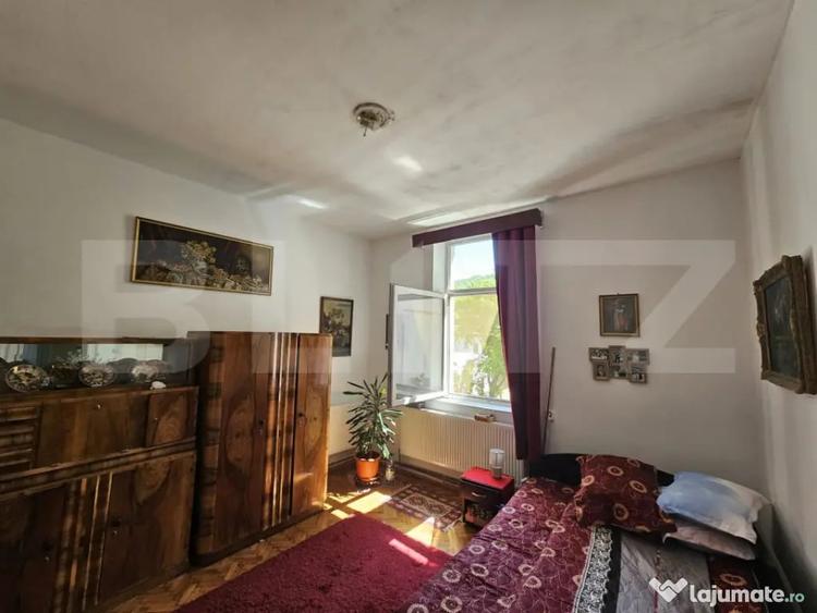 Casă cu 6 camere cu Teren 1000 Mp în Central