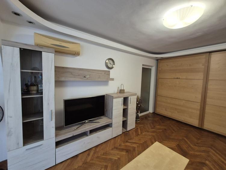 Apartament cu 2 camere semidecomandat în Câmpia Libertății