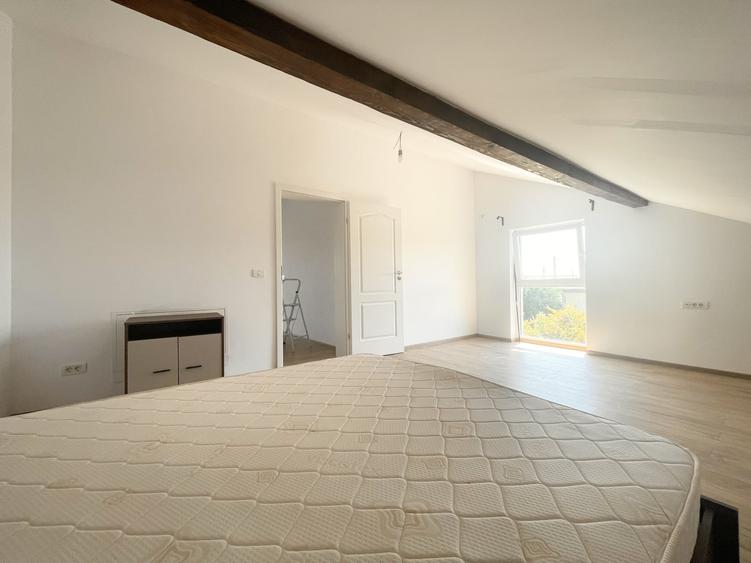 Duplex cu 4 camere cu Canalizare în Moșnița Nouă