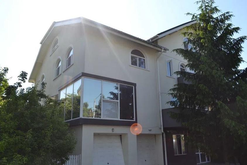 Spațiu comercial, de 903.46002197266 mp, în Bucium