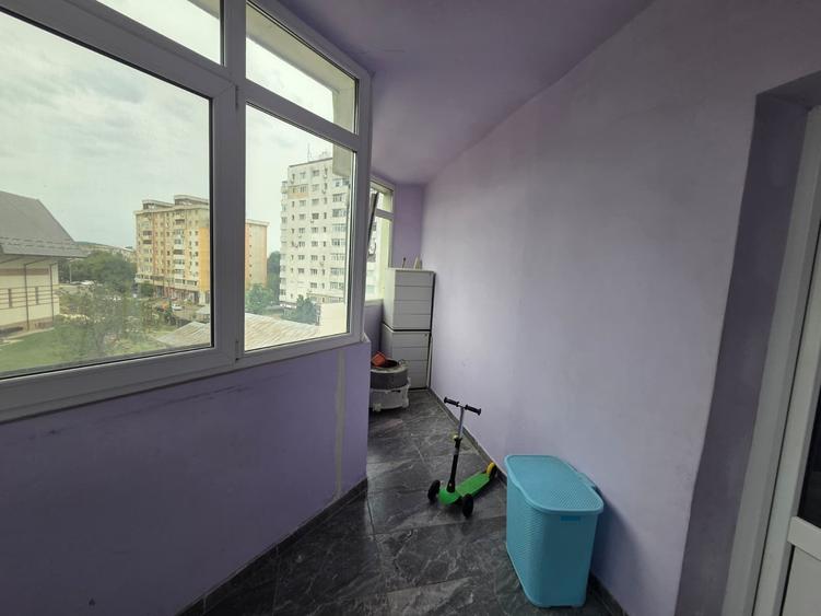 Apartament cu 3 camere decomandat în Dacia