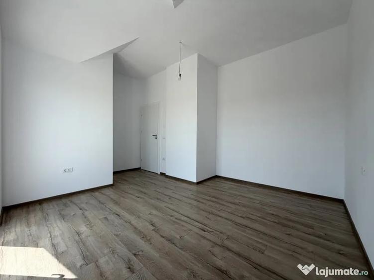 Casă cu 4 camere cu Teren 350 Mp în Covaci